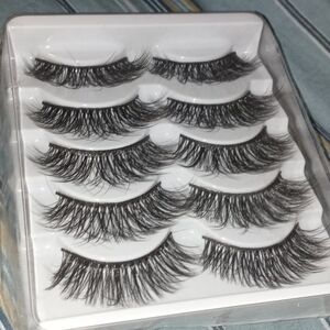 Eyelashes pack of ten very cute